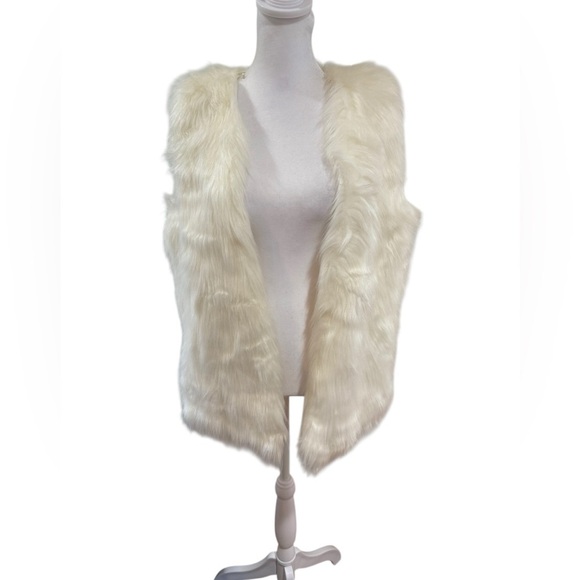 Time and Tru Elegant white faux fur lined sleeveless Vest Women’s size Med NWOT - Picture 1 of 8